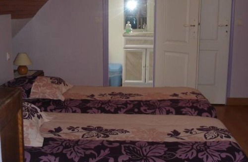 Garlan House | Cottage 'Gite Vert' with Private Terrace and Wi-Fi