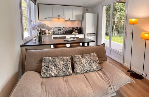 Le Plan-de-Grasse House | Charmant Cottage, Confort Douillet au Cœur de la Nature Avec Jacuzzi!