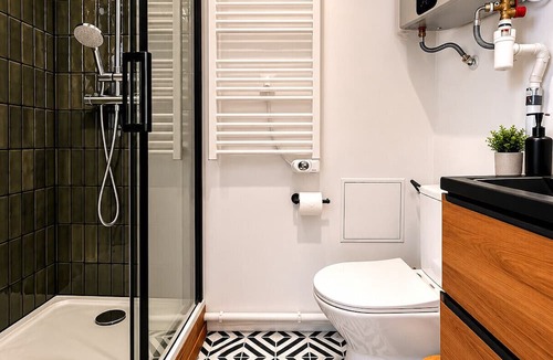 Downtown Angers Apartment | Authentic Charm Studio in the Heart of the Maine Quays – 2 Guests