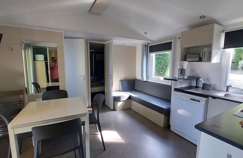 Saint-Laurent-en-Beaumont House | Super Cordelia 2 Mobile Home with Mountain View, Wi-Fi, and Air Conditioning