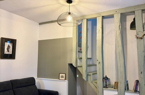 Joigny House | L'Escapade Maillotine: Small character town house on two levels.