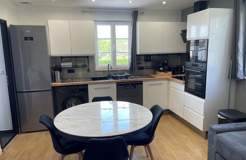 Amance Apartment | The Lakes and Parks Apartment