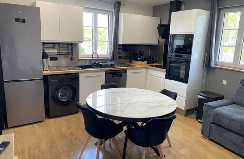Amance Apartment | The Lakes and Parks Apartment
