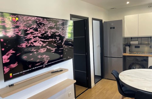 Amance Apartment | The Lakes and Parks Apartment