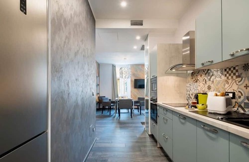 Riquier Apartment | Large 3-Room Garibaldi – 4 People | Stay 30+ Days