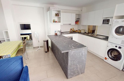 Menton Apartment | Room with AC and mountain view