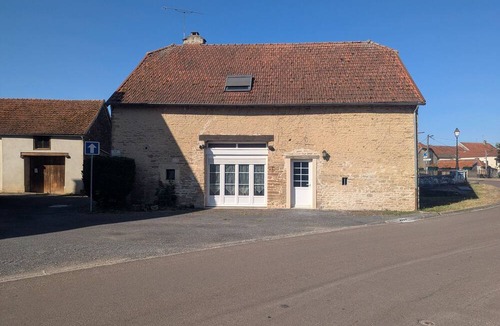 Orges Cottage | Riverside cottage in Orges for 8 guests
