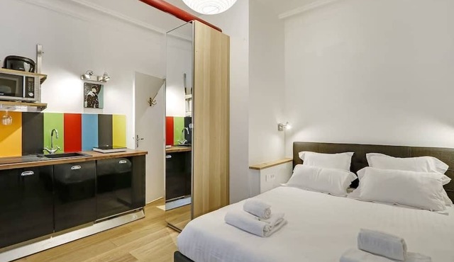 A Sweet Studio in Montparnasse