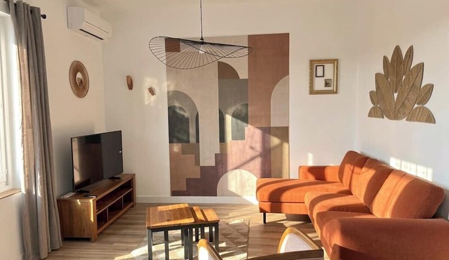 Farmhouse with a panoramic terrace in the Camargue