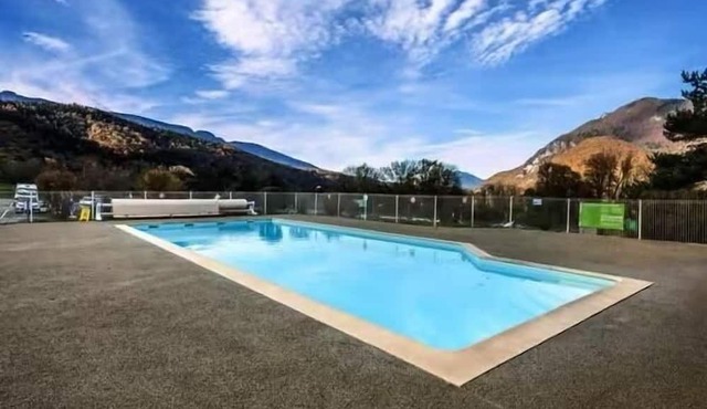 🏡 Le Birdie – Studio with Balcony Between Lake and Mountains