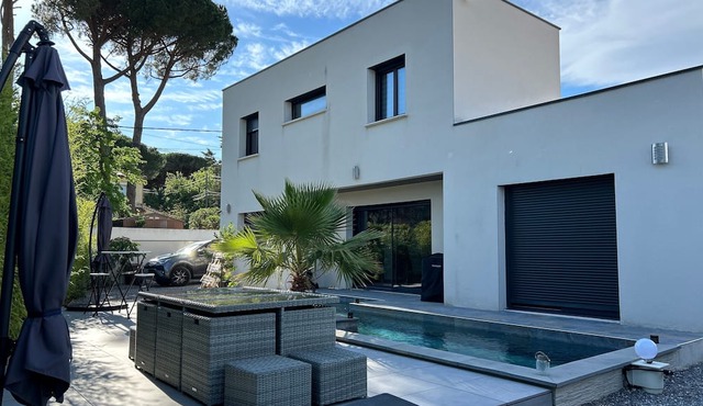 Villa 'Harmonie' with Private Pool, Wi-Fi and Air Conditioning